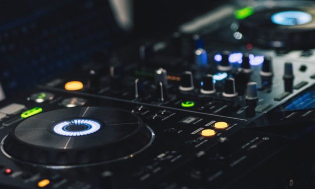 Top 5 2-Channel DJ Controllers in 2018